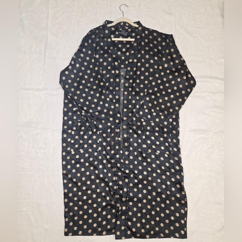 Robert Louis Black and Gold Silk Patterned Robe